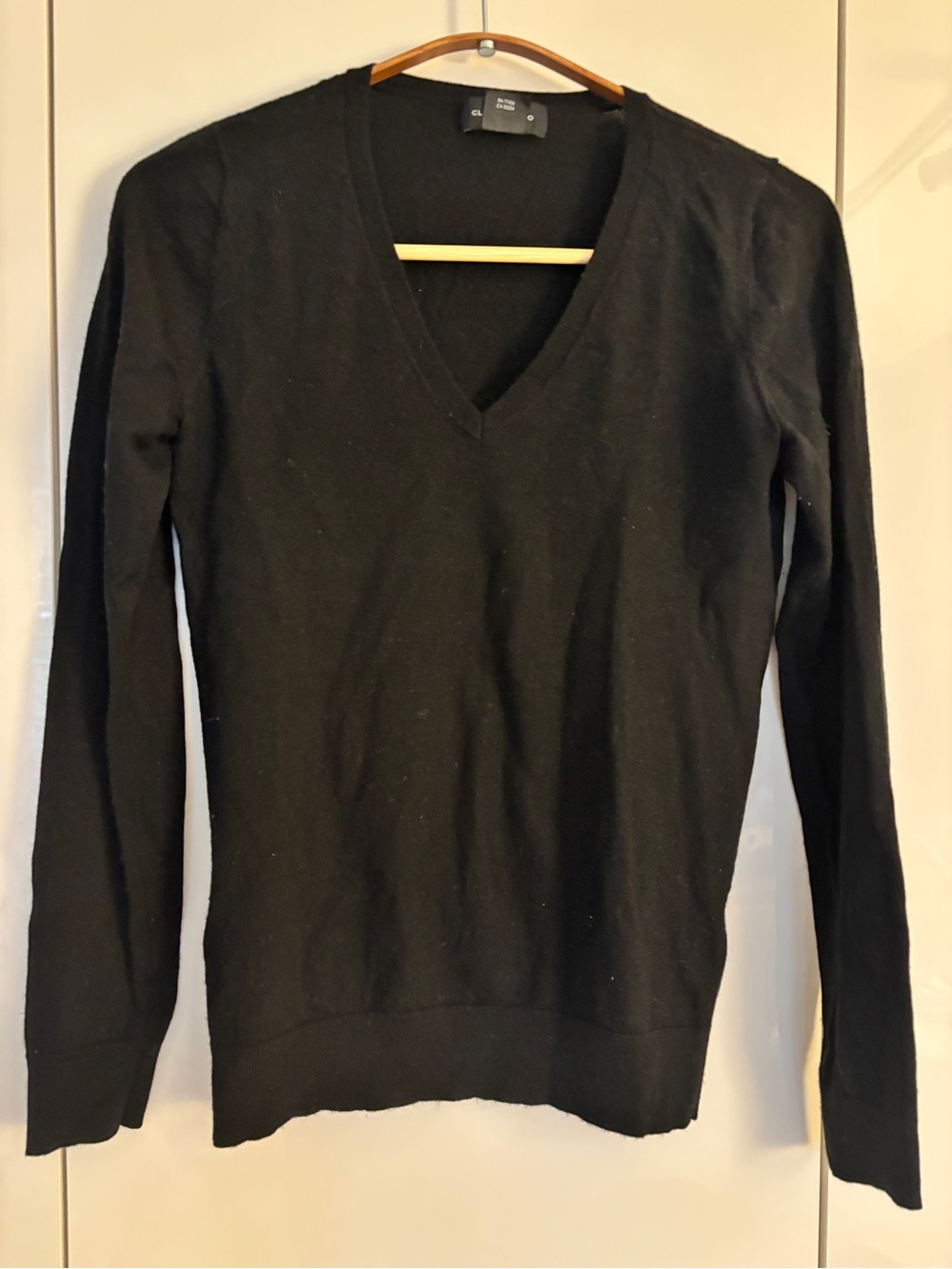 Club Monaco Black V-Neck Women's Sweater